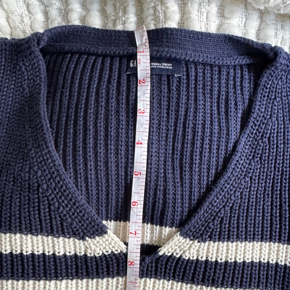 Gap | Classic Navy and White Striped V-Neck Sweater Vest | Size small - Picture 7 of 9